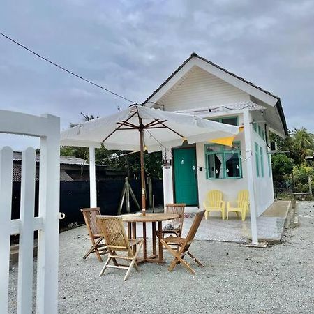 Вілла Sea Kecil Tiny House Near Jetty Of Kuala Besut Kampong Nail Екстер'єр фото